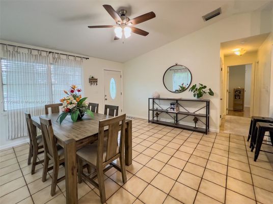 Dining room, Interior