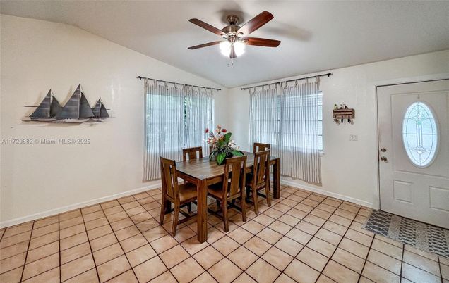 Dining room, Interior