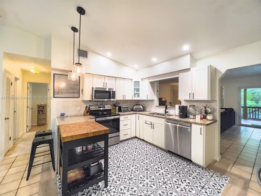 Interior, Kitchen, Pendant Lights, Recessed Lighting, Stainless Steel Appliances