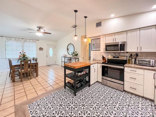 Dining room, Interior, Kitchen, Pendant Lights, Recessed Lighting