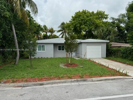Attached, Exterior, Facade, Ranch