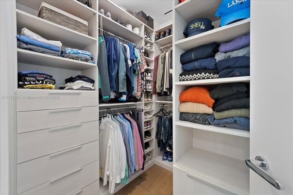 Interior, Walk-in Closets, Wood Texture Flooring