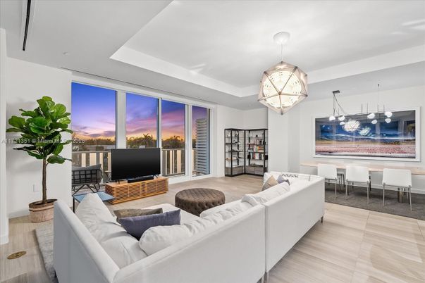 Dining room, Interior, Living room, Pendant Lights