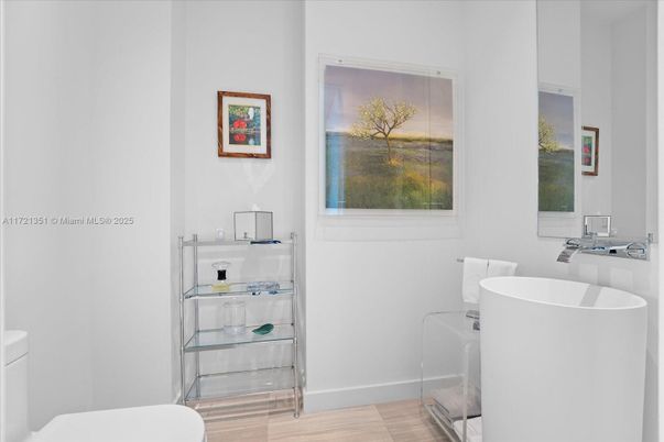 Bathroom, Free Standing Baths, Interior