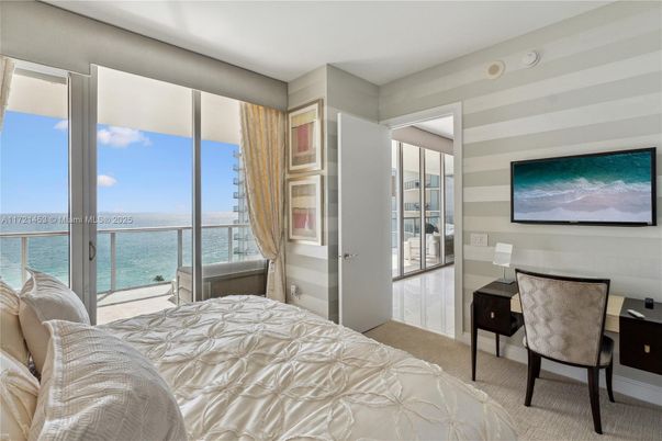 Bedroom, Interior, Water