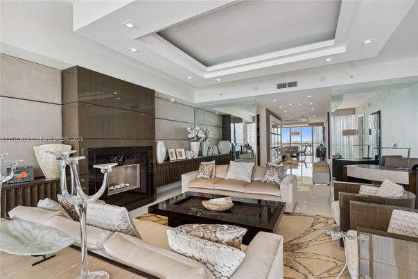 Fireplace, Interior, Living room, Recessed Lighting
