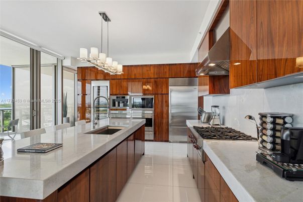 Interior, Kitchen, Pendant Lights, Stainless Steel Appliances