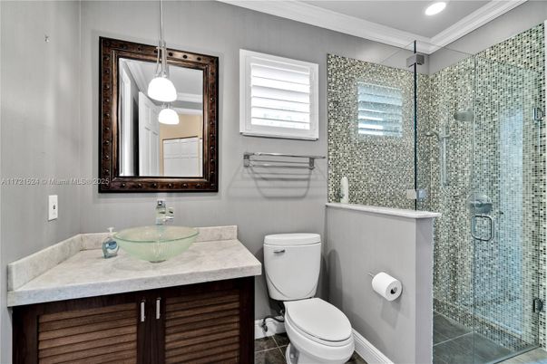 Bathroom, Glass Shower, Interior, Pendant Lights, Recessed Lighting