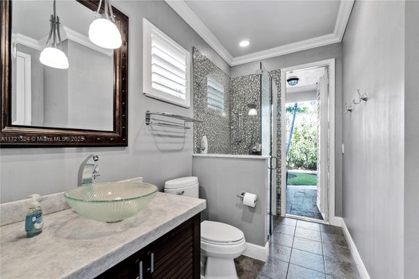 Bathroom, Interior, Pendant Lights, Recessed Lighting
