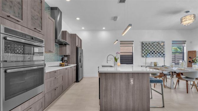 Dining room, Interior, Kitchen, Pendant Lights, Recessed Lighting, Stainless Steel Appliances