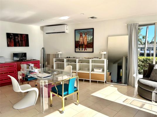 Dining room, Interior, Recessed Lighting