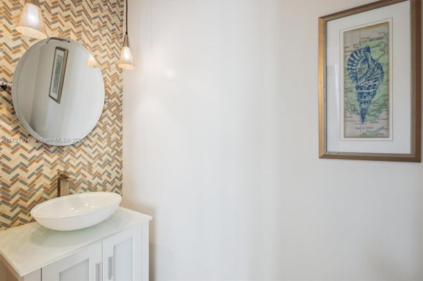 Bathroom, Interior, Pendant Lights