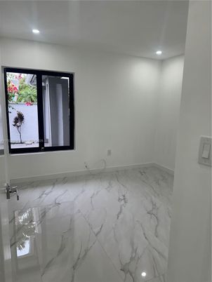 Empty room, Interior, Marble, Recessed Lighting