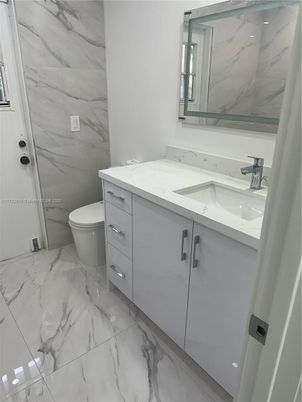 Empty room, Interior, Marble, Recessed Lighting