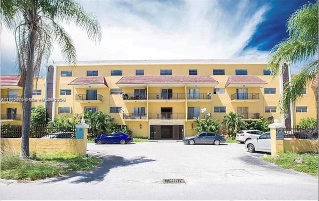 Exterior, Facade, Condo Building