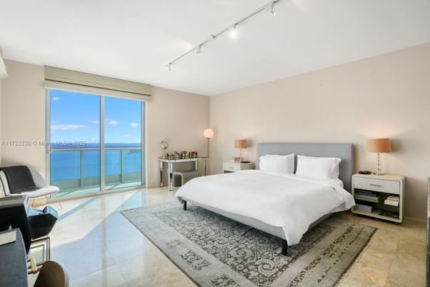 Bedroom, Interior, Water