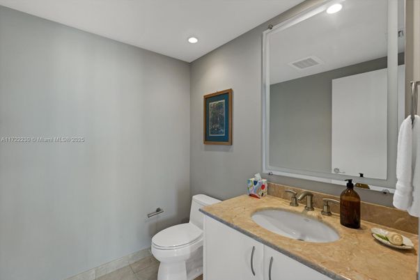Bathroom, Interior, Recessed Lighting