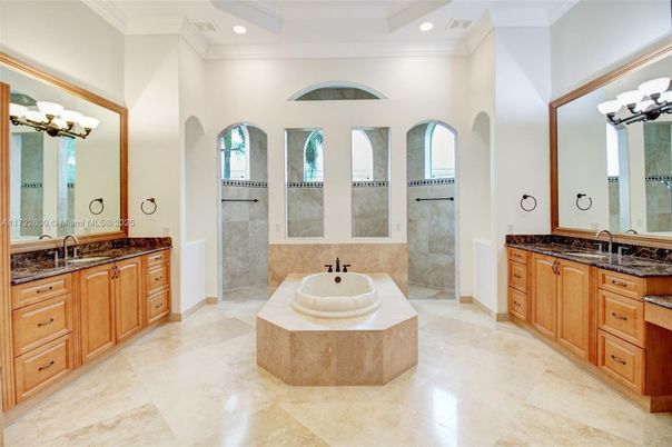 Bathroom, Dual Sink Vanities, Interior, Recessed Lighting