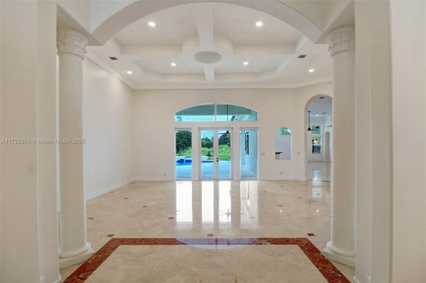Empty room, Interior, Recessed Lighting