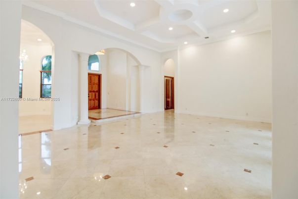 Empty room, Interior, Recessed Lighting
