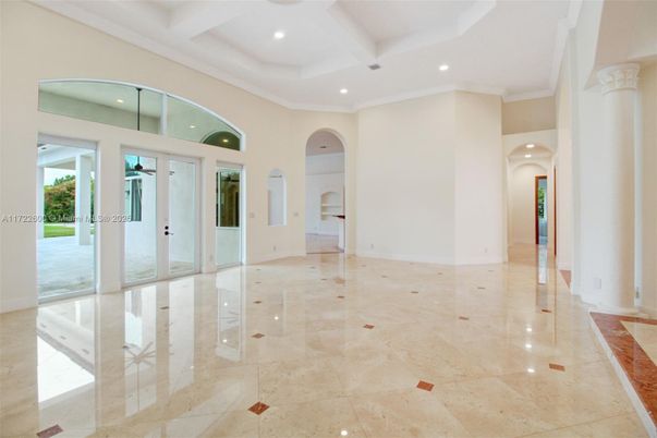 Empty room, Interior, Recessed Lighting