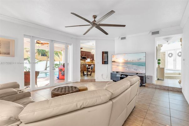 Interior, Kitchen, Living room