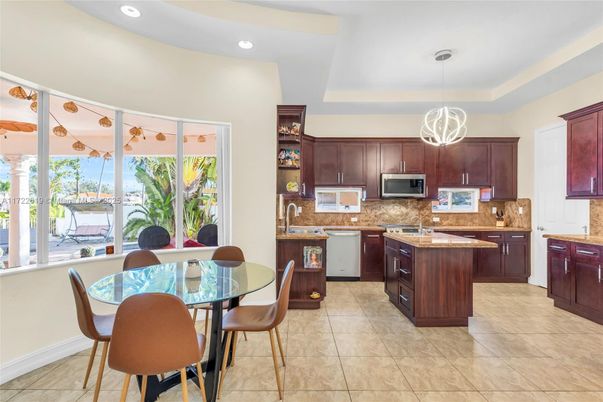 Dining room, Interior, Kitchen, Pendant Lights, Recessed Lighting