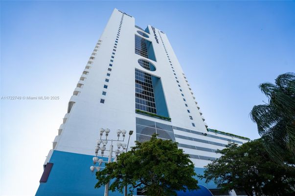 Exterior, Facade, Highrise