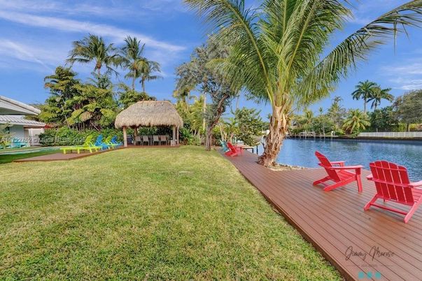 Backyard, Exterior, Lake