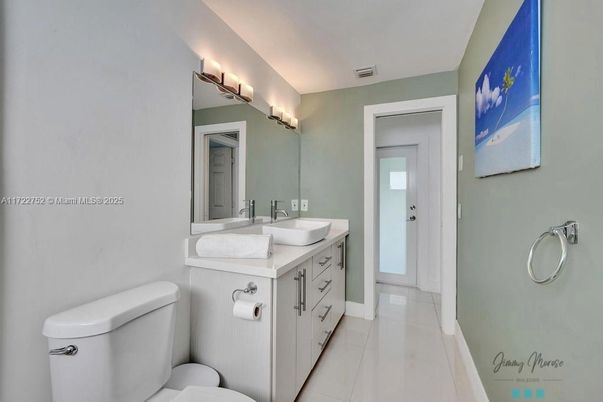 Bathroom, Dual Sink Vanities, Interior