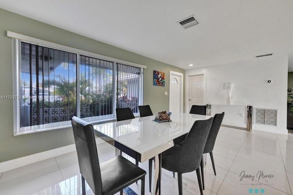 Dining room, Interior, Recessed Lighting