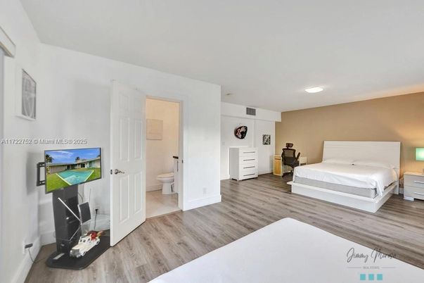 Bathroom, Bedroom, Interior, Recessed Lighting, Wood Texture Flooring