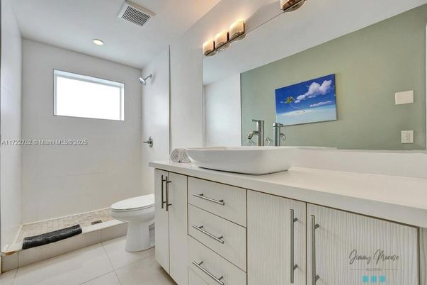 Bathroom, Interior, Recessed Lighting