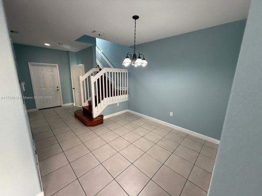 Chandelier, Empty room, Interior, Pendant Lights, Recessed Lighting