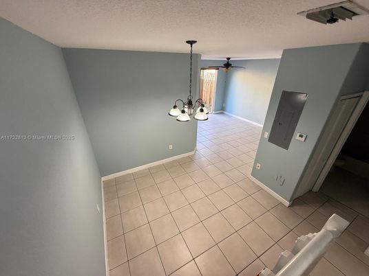 Empty room, Interior, Pendant Lights