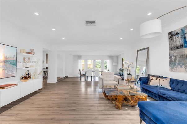 Dining room, Interior, Living room, Recessed Lighting, Wood Texture Flooring