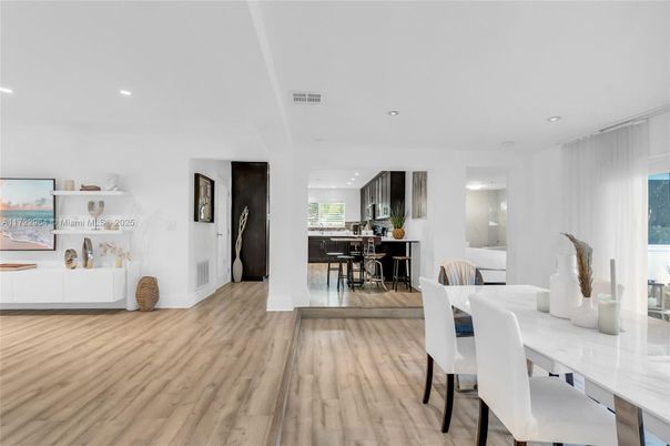 Dining room, Interior, Kitchen, Recessed Lighting, Wood Texture Flooring