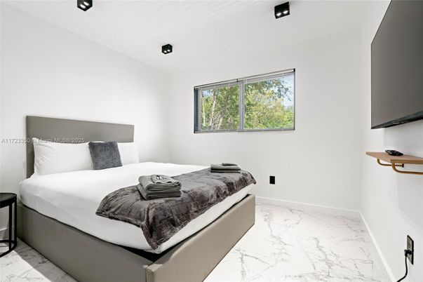 Bedroom, Interior, Marble, Recessed Lighting
