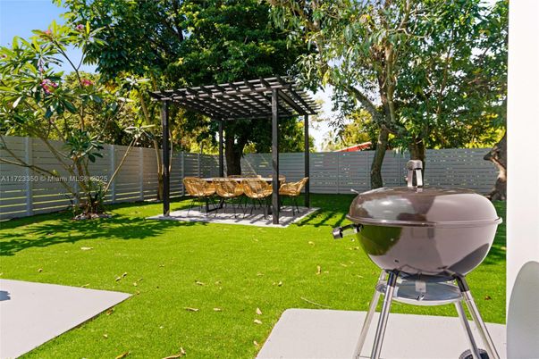 Backyard, Exterior