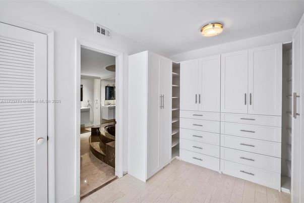 Bathroom, Interior, Walk-in Closets, Wood Texture Flooring