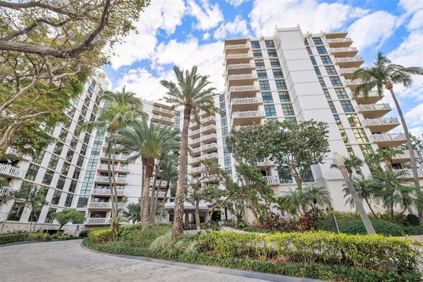 Exterior, Facade, Condo Building