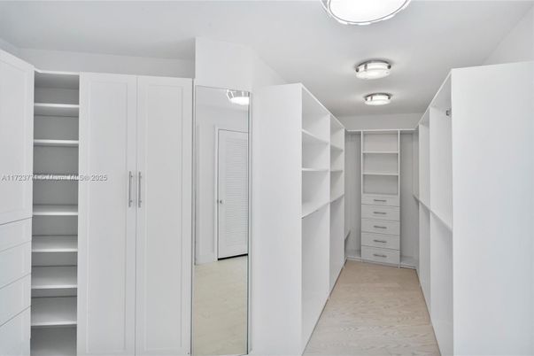 Interior, Walk-in Closets