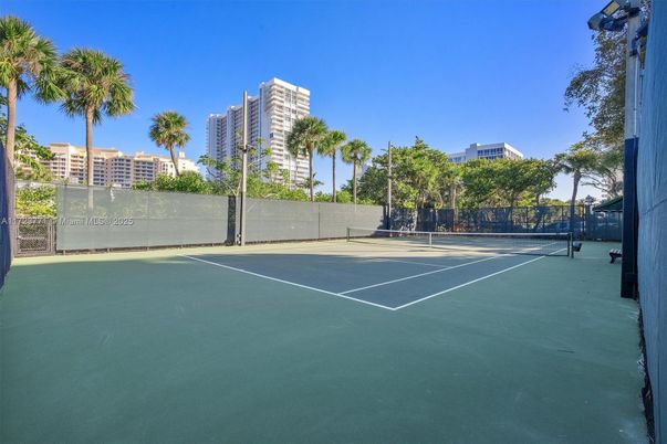 Exterior, Tennis Courts