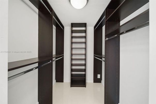 Interior, Walk-in Closets