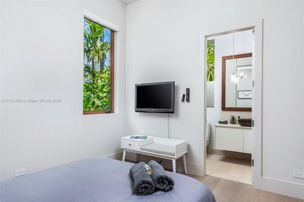Bedroom, Interior, Pendant Lights, Wood Texture Flooring