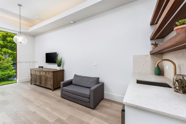 Interior, Pendant Lights, Wood Texture Flooring