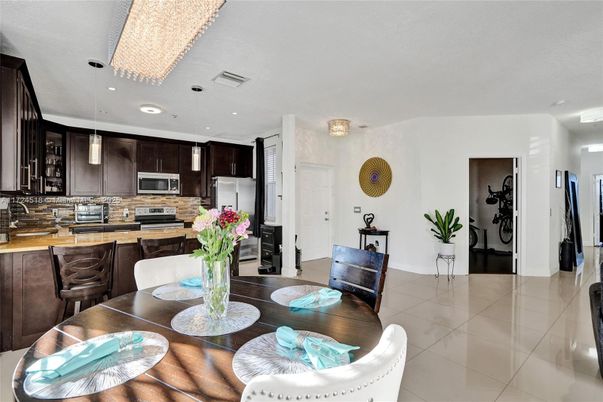 Dining room, Interior, Kitchen, Recessed Lighting, Stainless Steel Appliances