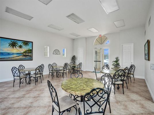 Dining room, Interior