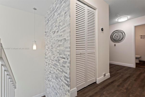 Bathroom, Interior, Pendant Lights, Wood Texture Flooring