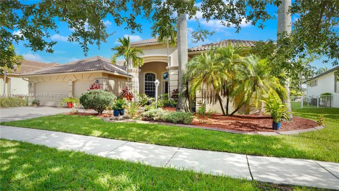 Attached, Backyard, Exterior, Facade, Mediterranean